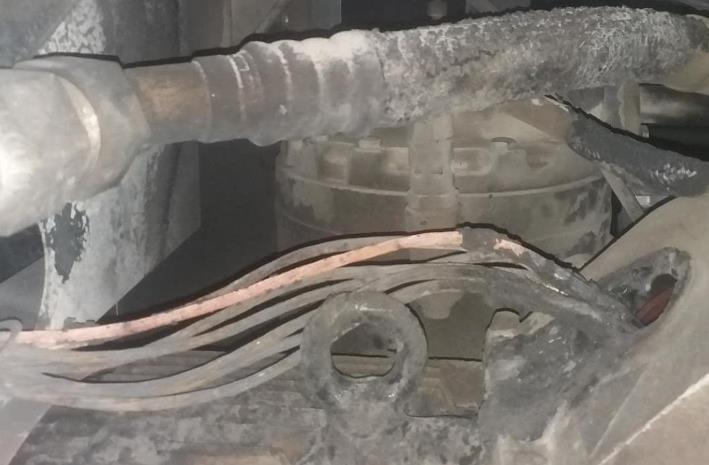 電線燒壞.jpg 電線燒壞.jpg